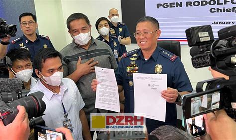 PNP Chief Azurin submits courtesy resignation .